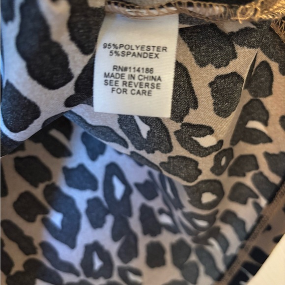 Cheetah print women’s top - Picture 4 of 6